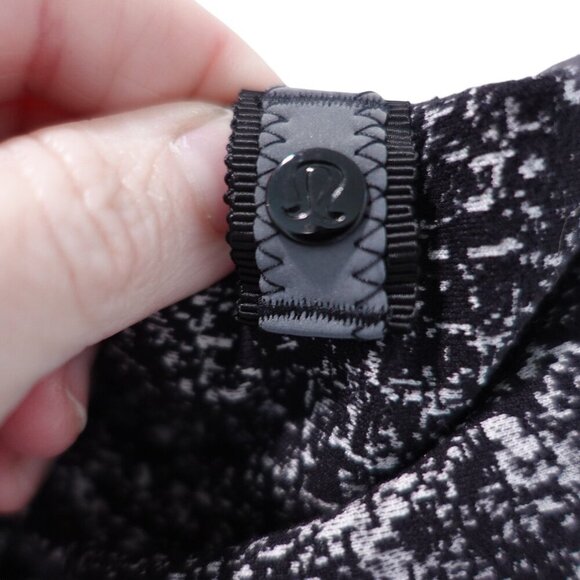 Lululemon Vinyasa Scarf Shawl Wrap OS Gray Stretch Arm Holes Customizable - Picture 7 of 11